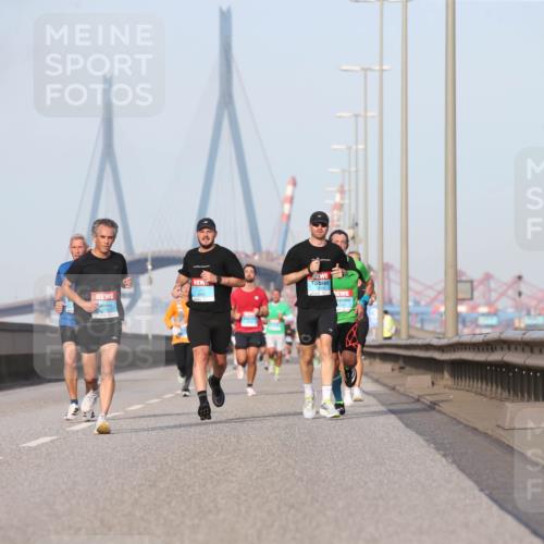 03.10.2026 - Köhlbrandbrückenlauf Jannik Wohlers http://msf.ph/oto/10709657 03.10.2026 09:42:19 Position 3  meine-sportfotos.de