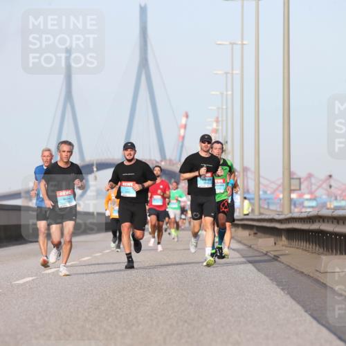 03.10.2026 - Köhlbrandbrückenlauf Jannik Wohlers http://msf.ph/oto/10709659 03.10.2026 09:42:19 Position 3  meine-sportfotos.de