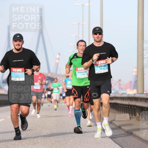 03.10.2026 - Köhlbrandbrückenlauf Jannik Wohlers http://msf.ph/oto/10709678 03.10.2026 09:42:24 Position 3 3864, 2046, 2656 meine-sportfotos.de