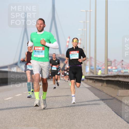 03.10.2026 - Köhlbrandbrückenlauf Jannik Wohlers http://msf.ph/oto/10709731 03.10.2026 09:42:37 Position 3 8, 1760, 2148 meine-sportfotos.de