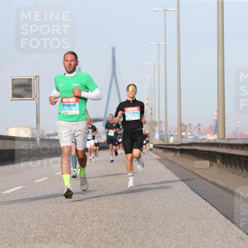03.10.2026 - Köhlbrandbrückenlauf Jannik Wohlers http://msf.ph/oto/10709737 03.10.2026 09:42:39 Position 3 2178, 1760 meine-sportfotos.de