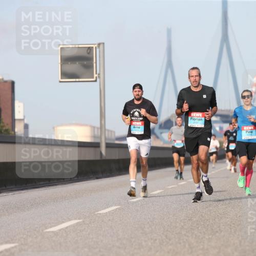 03.10.2026 - Köhlbrandbrückenlauf Jannik Wohlers http://msf.ph/oto/10709748 03.10.2026 09:42:44 Position 3 1412, 2197, 1714 meine-sportfotos.de