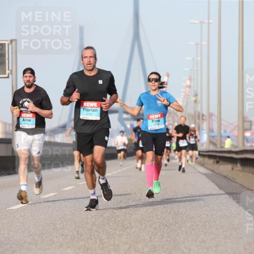 03.10.2026 - Köhlbrandbrückenlauf Jannik Wohlers http://msf.ph/oto/10709752 03.10.2026 09:42:46 Position 3 1, 1412, 2197, 1714 meine-sportfotos.de