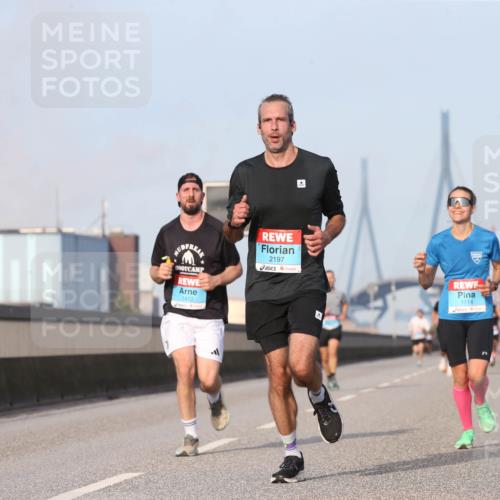 03.10.2026 - Köhlbrandbrückenlauf Jannik Wohlers http://msf.ph/oto/10709765 03.10.2026 09:42:48 Position 3 1412, 2197, 1714 meine-sportfotos.de