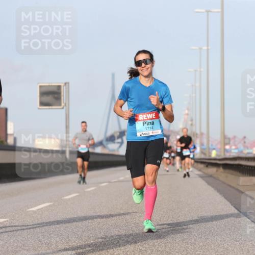 03.10.2026 - Köhlbrandbrückenlauf Jannik Wohlers http://msf.ph/oto/10709774 03.10.2026 09:42:50 Position 3 2197, 1714 meine-sportfotos.de
