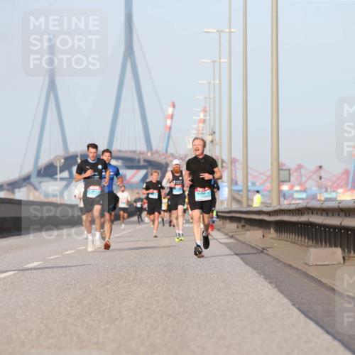 03.10.2026 - Köhlbrandbrückenlauf Jannik Wohlers http://msf.ph/oto/10709776 03.10.2026 09:42:51 Position 3  meine-sportfotos.de