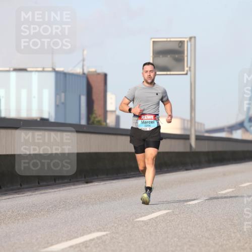 03.10.2026 - Köhlbrandbrückenlauf Jannik Wohlers http://msf.ph/oto/10709782 03.10.2026 09:42:53 Position 3 2206 meine-sportfotos.de