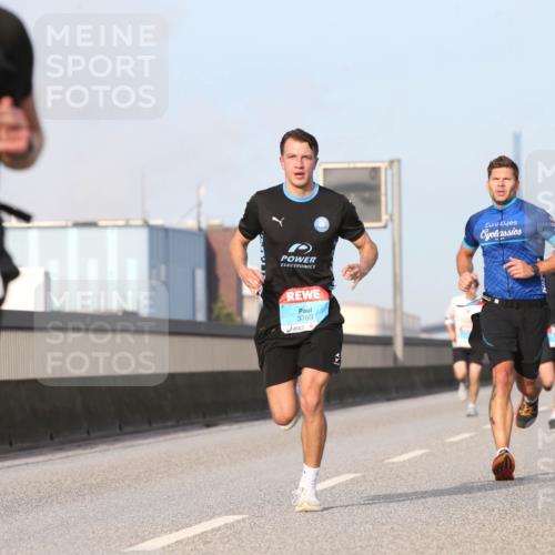 03.10.2026 - Köhlbrandbrückenlauf Jannik Wohlers http://msf.ph/oto/10709805 03.10.2026 09:43:00 Position 3 3769 meine-sportfotos.de