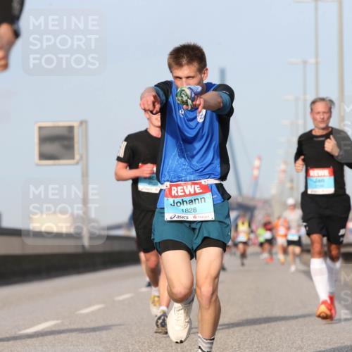 03.10.2026 - Köhlbrandbrückenlauf Jannik Wohlers http://msf.ph/oto/10709850 03.10.2026 09:43:07 Position 3 1828 meine-sportfotos.de
