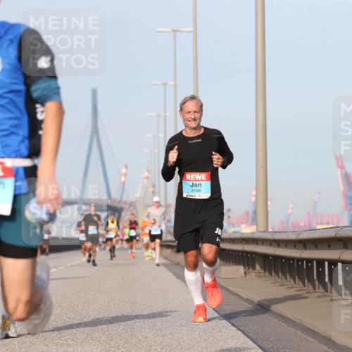 03.10.2026 - Köhlbrandbrückenlauf Jannik Wohlers http://msf.ph/oto/10709856 03.10.2026 09:43:08 Position 3 2188 meine-sportfotos.de