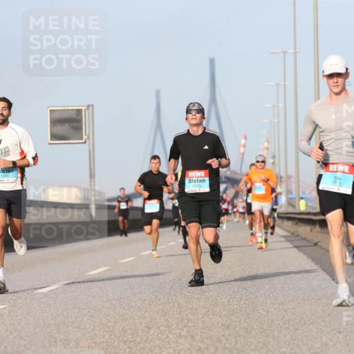 03.10.2026 - Köhlbrandbrückenlauf Jannik Wohlers http://msf.ph/oto/10709895 03.10.2026 09:43:18 Position 3 1066, 2133, 3771 meine-sportfotos.de