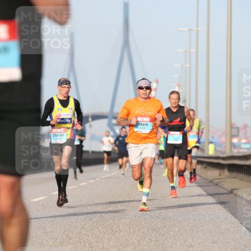 03.10.2026 - Köhlbrandbrückenlauf Jannik Wohlers http://msf.ph/oto/10709908 03.10.2026 09:43:21 Position 3 21, 1342, 2237 meine-sportfotos.de