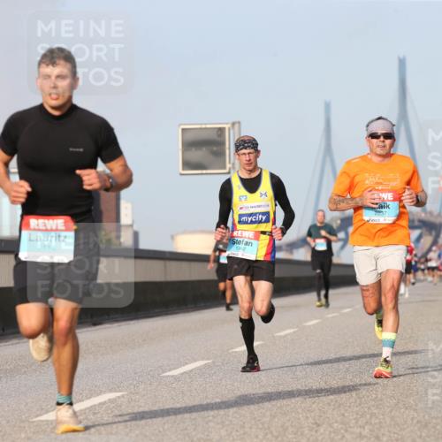 03.10.2026 - Köhlbrandbrückenlauf Jannik Wohlers http://msf.ph/oto/10709919 03.10.2026 09:43:23 Position 3 2114, 1342, 2237 meine-sportfotos.de