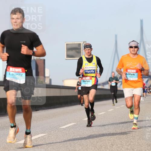 03.10.2026 - Köhlbrandbrückenlauf Jannik Wohlers http://msf.ph/oto/10709922 03.10.2026 09:43:23 Position 3 2014, 1342, 2237 meine-sportfotos.de