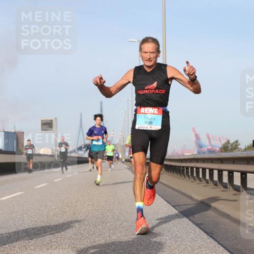 03.10.2026 - Köhlbrandbrückenlauf Jannik Wohlers http://msf.ph/oto/10709956 03.10.2026 09:43:27 Position 3 3836 meine-sportfotos.de