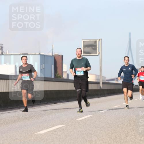 03.10.2026 - Köhlbrandbrückenlauf Jannik Wohlers http://msf.ph/oto/10709972 03.10.2026 09:43:31 Position 3 2219, 1973 meine-sportfotos.de
