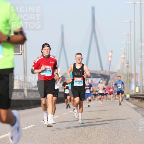 03.10.2026 - Köhlbrandbrückenlauf Jannik Wohlers http://msf.ph/oto/10709999 03.10.2026 09:43:37 Position 3 1553, 1360 meine-sportfotos.de