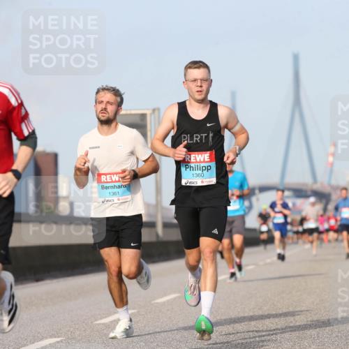 03.10.2026 - Köhlbrandbrückenlauf Jannik Wohlers http://msf.ph/oto/10710032 03.10.2026 09:43:40 Position 3 1553, 1361, 1360 meine-sportfotos.de