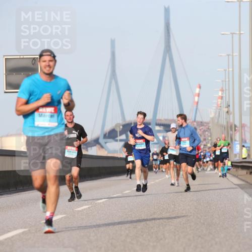 03.10.2026 - Köhlbrandbrückenlauf Jannik Wohlers http://msf.ph/oto/10710051 03.10.2026 09:43:44 Position 3  meine-sportfotos.de