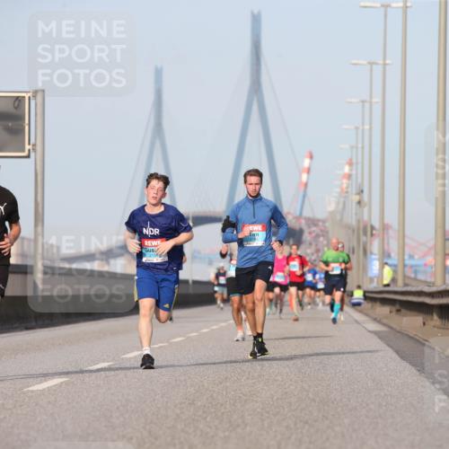03.10.2026 - Köhlbrandbrückenlauf Jannik Wohlers http://msf.ph/oto/10710066 03.10.2026 09:43:47 Position 3 2373, 215 meine-sportfotos.de