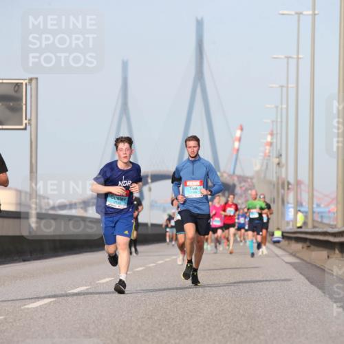 03.10.2026 - Köhlbrandbrückenlauf Jannik Wohlers http://msf.ph/oto/10710078 03.10.2026 09:43:47 Position 3 2373, 2154 meine-sportfotos.de