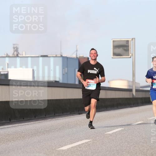 03.10.2026 - Köhlbrandbrückenlauf Jannik Wohlers http://msf.ph/oto/10710081 03.10.2026 09:43:48 Position 3 2373, 2154 meine-sportfotos.de