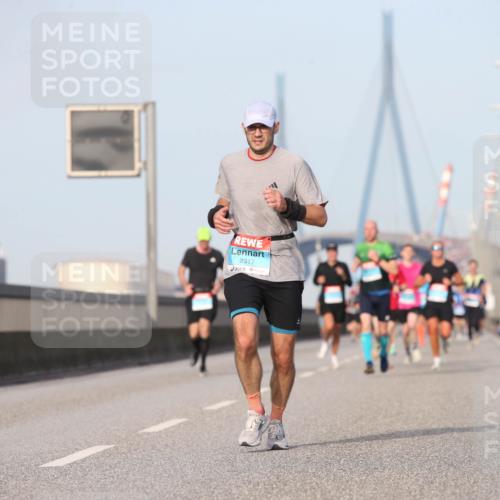 03.10.2026 - Köhlbrandbrückenlauf Jannik Wohlers http://msf.ph/oto/10710121 03.10.2026 09:43:54 Position 3 2317 meine-sportfotos.de