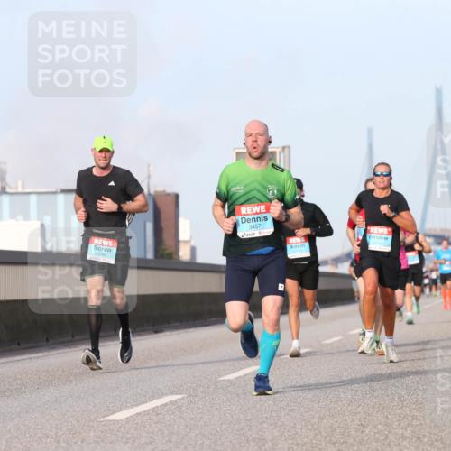 03.10.2026 - Köhlbrandbrückenlauf Jannik Wohlers http://msf.ph/oto/10710141 03.10.2026 09:44:02 Position 3 3457, 1688, 2235 meine-sportfotos.de