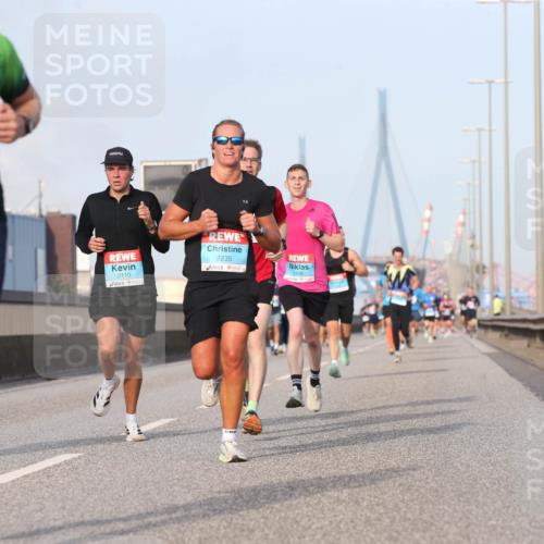 03.10.2026 - Köhlbrandbrückenlauf Jannik Wohlers http://msf.ph/oto/10710151 03.10.2026 09:44:04 Position 3 3457, 2110, 2235, 1466 meine-sportfotos.de