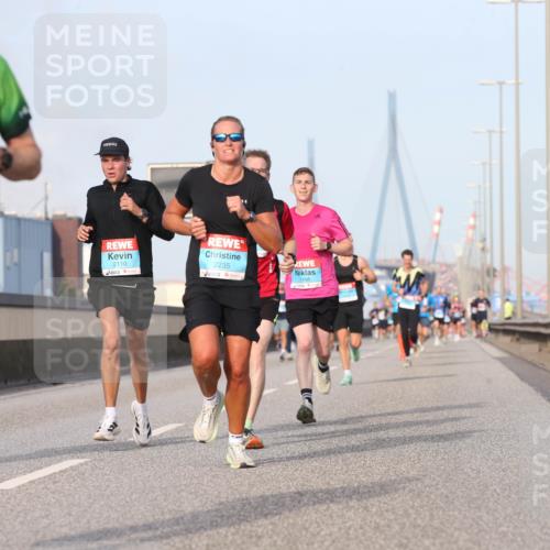 03.10.2026 - Köhlbrandbrückenlauf Jannik Wohlers http://msf.ph/oto/10710153 03.10.2026 09:44:04 Position 3 2457, 2235, 2110 meine-sportfotos.de