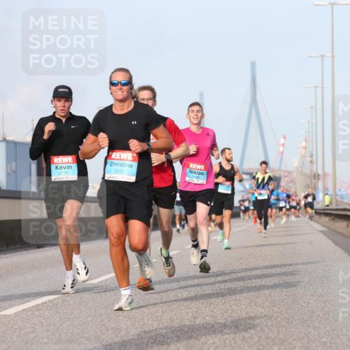 03.10.2026 - Köhlbrandbrückenlauf Jannik Wohlers http://msf.ph/oto/10710158 03.10.2026 09:44:05 Position 3 2110, 2235, 1466 meine-sportfotos.de
