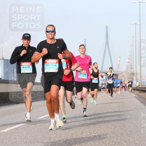 03.10.2026 - Köhlbrandbrückenlauf Jannik Wohlers http://msf.ph/oto/10710161 03.10.2026 09:44:05 Position 3 2110, 2235, 1466 meine-sportfotos.de