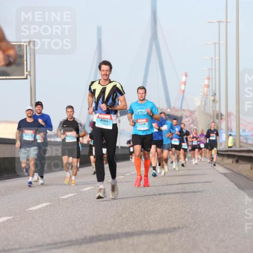03.10.2026 - Köhlbrandbrückenlauf Jannik Wohlers http://msf.ph/oto/10710190 03.10.2026 09:44:10 Position 3  meine-sportfotos.de