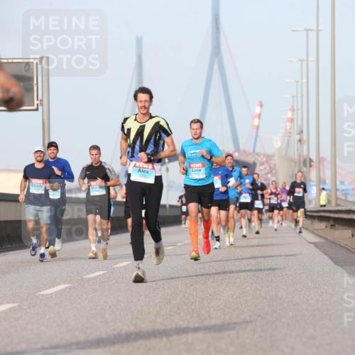 03.10.2026 - Köhlbrandbrückenlauf Jannik Wohlers http://msf.ph/oto/10710195 03.10.2026 09:44:10 Position 3 2352 meine-sportfotos.de