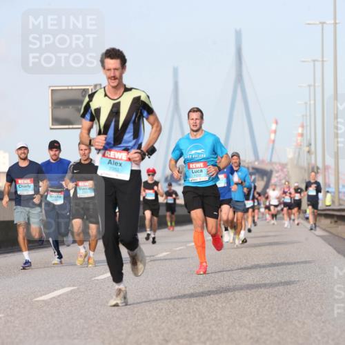 03.10.2026 - Köhlbrandbrückenlauf Jannik Wohlers http://msf.ph/oto/10710216 03.10.2026 09:44:13 Position 3 2352, 1522 meine-sportfotos.de