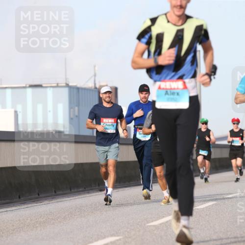 03.10.2026 - Köhlbrandbrückenlauf Jannik Wohlers http://msf.ph/oto/10710220 03.10.2026 09:44:14 Position 3 2266, 2238, 1522 meine-sportfotos.de