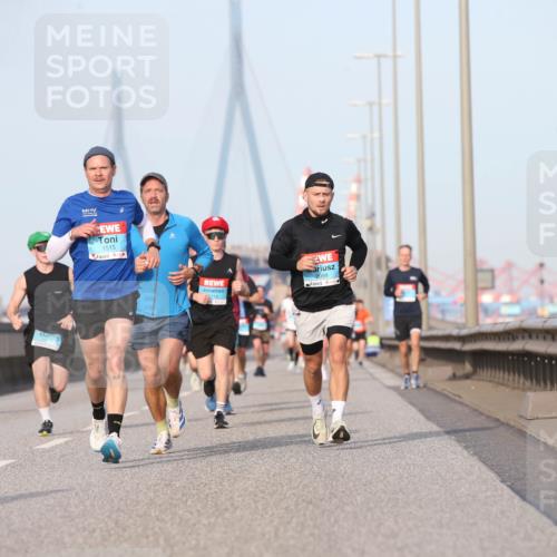 03.10.2026 - Köhlbrandbrückenlauf Jannik Wohlers http://msf.ph/oto/10710245 03.10.2026 09:44:18 Position 3 1515, 4114, 2099 meine-sportfotos.de