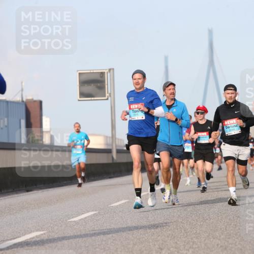 03.10.2026 - Köhlbrandbrückenlauf Jannik Wohlers http://msf.ph/oto/10710249 03.10.2026 09:44:19 Position 3 2238, 1515, 2099 meine-sportfotos.de