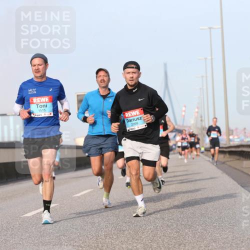 03.10.2026 - Köhlbrandbrückenlauf Jannik Wohlers http://msf.ph/oto/10710267 03.10.2026 09:44:22 Position 3 1515, 42, 195, 26, 2, 2099 meine-sportfotos.de