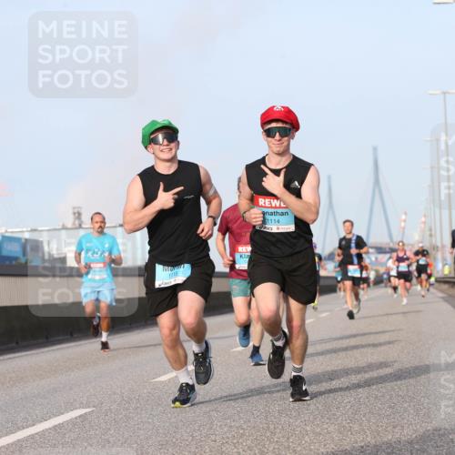 03.10.2026 - Köhlbrandbrückenlauf Jannik Wohlers http://msf.ph/oto/10710302 03.10.2026 09:44:25 Position 3 1115, 1114 meine-sportfotos.de