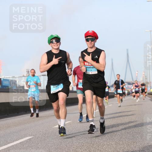 03.10.2026 - Köhlbrandbrückenlauf Jannik Wohlers http://msf.ph/oto/10710307 03.10.2026 09:44:25 Position 3 1115, 1114 meine-sportfotos.de