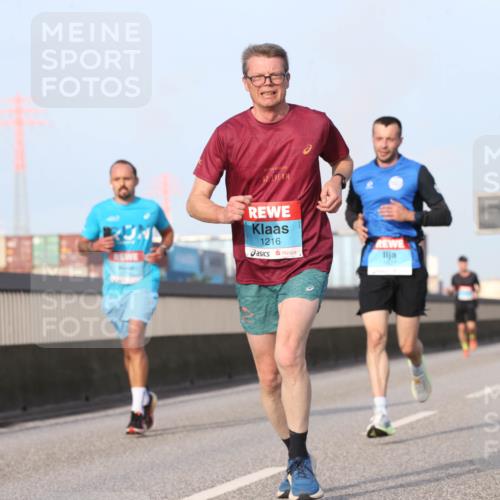 03.10.2026 - Köhlbrandbrückenlauf Jannik Wohlers http://msf.ph/oto/10710336 03.10.2026 09:44:27 Position 3 42, 195, 1216 meine-sportfotos.de