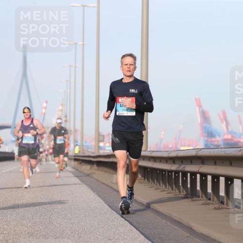 03.10.2026 - Köhlbrandbrückenlauf Jannik Wohlers http://msf.ph/oto/10710360 03.10.2026 09:44:29 Position 3 1264, 16445 meine-sportfotos.de