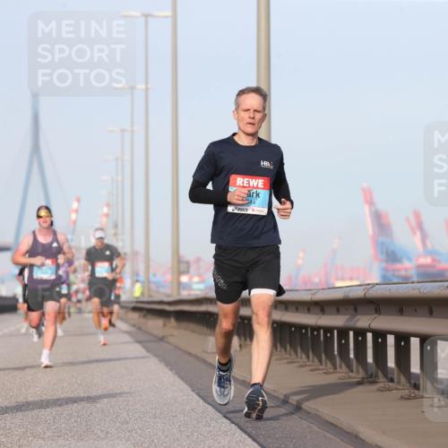 03.10.2026 - Köhlbrandbrückenlauf Jannik Wohlers http://msf.ph/oto/10710368 03.10.2026 09:44:29 Position 3 1264, 44 meine-sportfotos.de