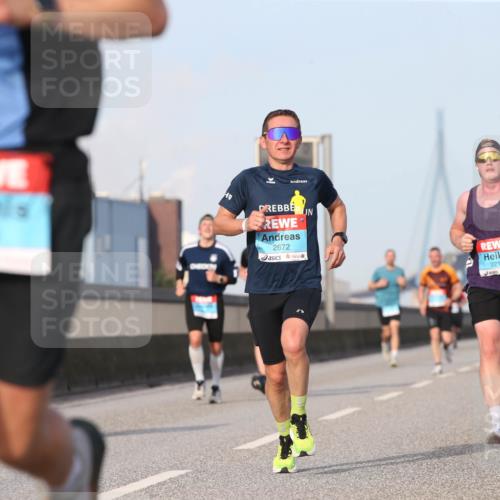 03.10.2026 - Köhlbrandbrückenlauf Jannik Wohlers http://msf.ph/oto/10710384 03.10.2026 09:44:32 Position 3 2672, 2216 meine-sportfotos.de