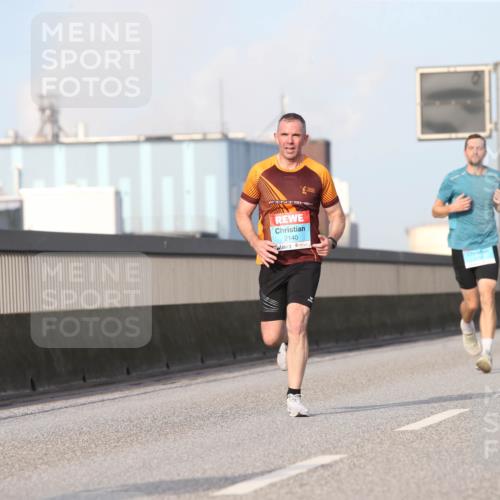 03.10.2026 - Köhlbrandbrückenlauf Jannik Wohlers http://msf.ph/oto/10710439 03.10.2026 09:44:38 Position 3 2140 meine-sportfotos.de