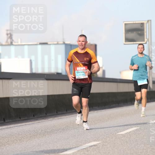 03.10.2026 - Köhlbrandbrückenlauf Jannik Wohlers http://msf.ph/oto/10710441 03.10.2026 09:44:38 Position 3 2140, 2 meine-sportfotos.de