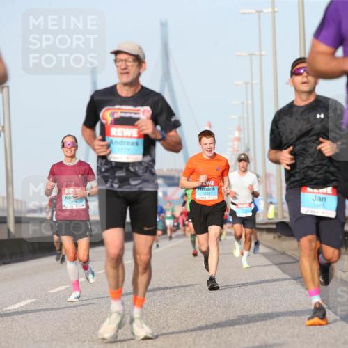03.10.2026 - Köhlbrandbrückenlauf Jannik Wohlers http://msf.ph/oto/10710463 03.10.2026 09:44:41 Position 3 42, 195, 1777, 1228, 1405 meine-sportfotos.de