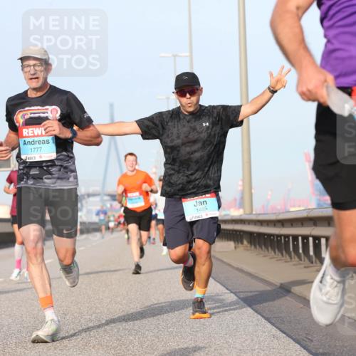 03.10.2026 - Köhlbrandbrückenlauf Jannik Wohlers http://msf.ph/oto/10710480 03.10.2026 09:44:43 Position 3 1777, 1465, 2303 meine-sportfotos.de