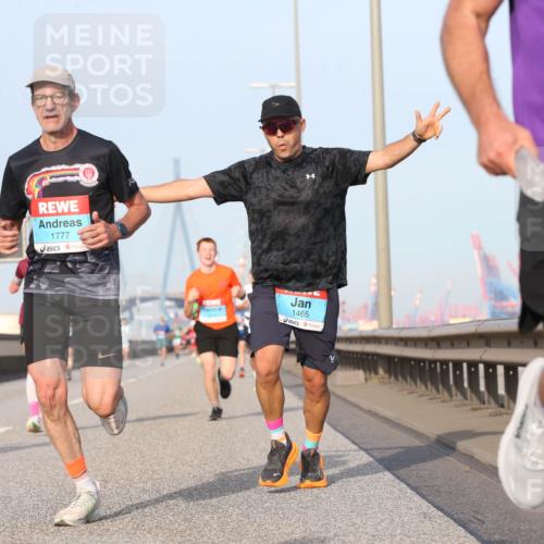 03.10.2026 - Köhlbrandbrückenlauf Jannik Wohlers http://msf.ph/oto/10710483 03.10.2026 09:44:43 Position 3 1777, 1465, 3, 2303 meine-sportfotos.de